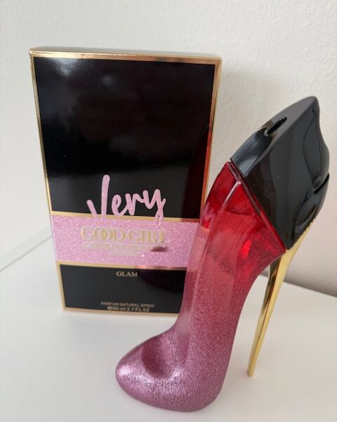 Carolina Herrera Very Good Girl Glam EDP 80ml naistele Uus!